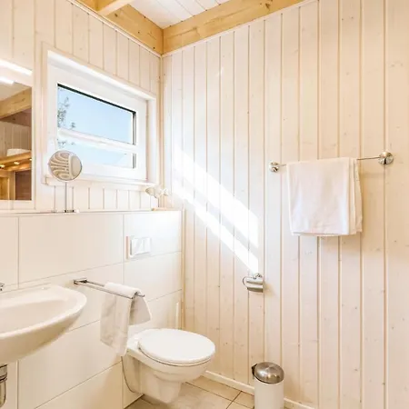 Stunning In Ostseeresort With Sauna Hébergement de vacances